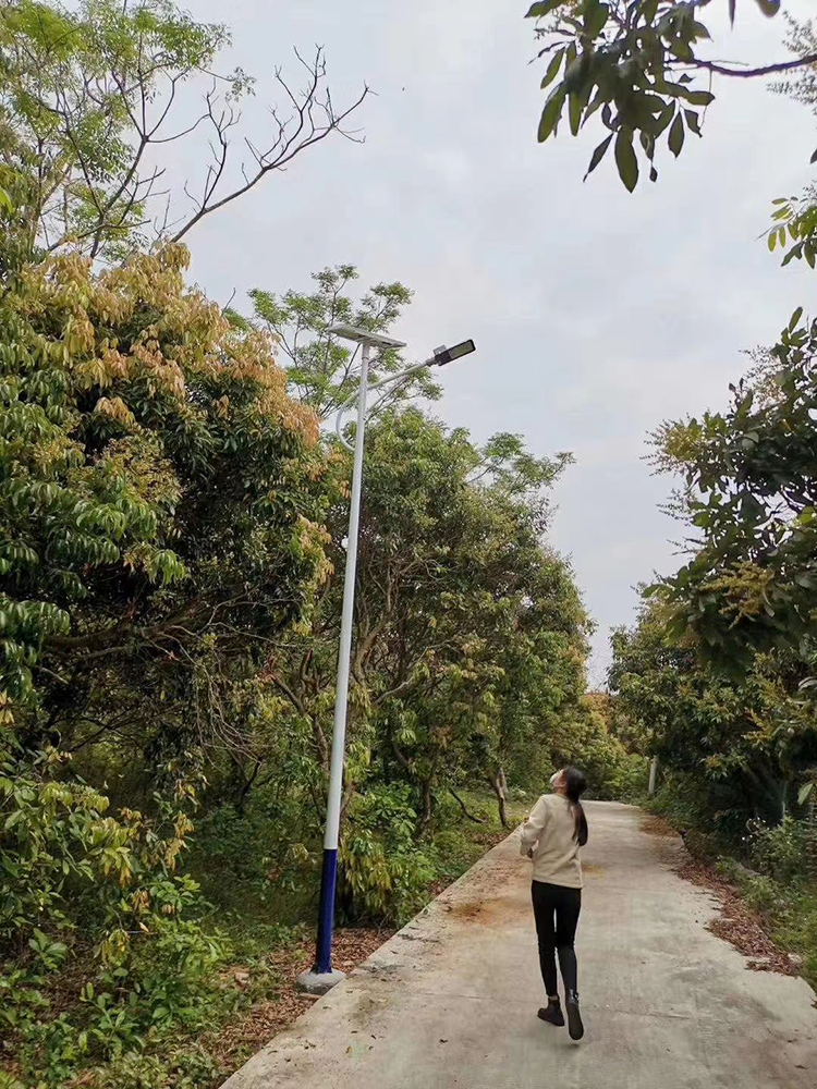 云南太陽能路燈_led太陽能路燈_南德太陽能路燈廠家